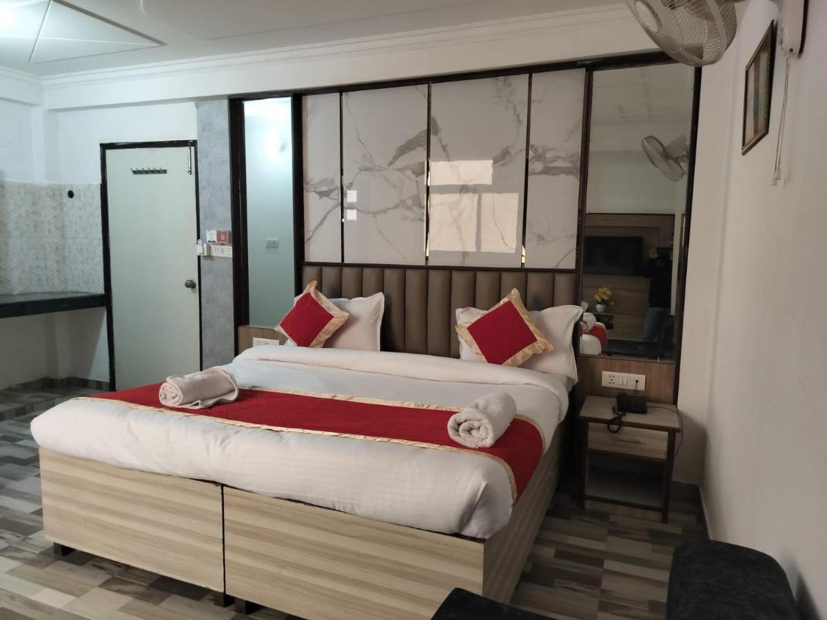 Hotel Clink New Delhi Airport Екстериор снимка
