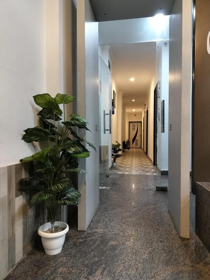 Hotel Clink New Delhi Airport Екстериор снимка