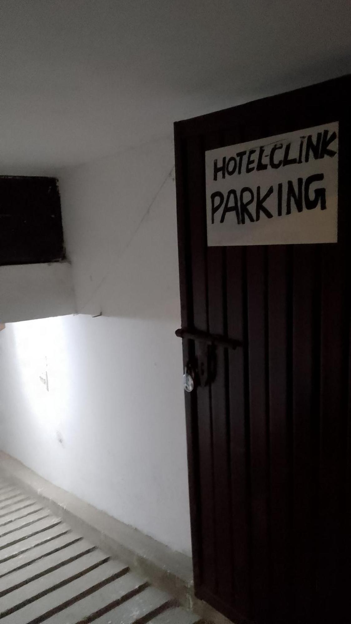 Hotel Clink New Delhi Airport Екстериор снимка