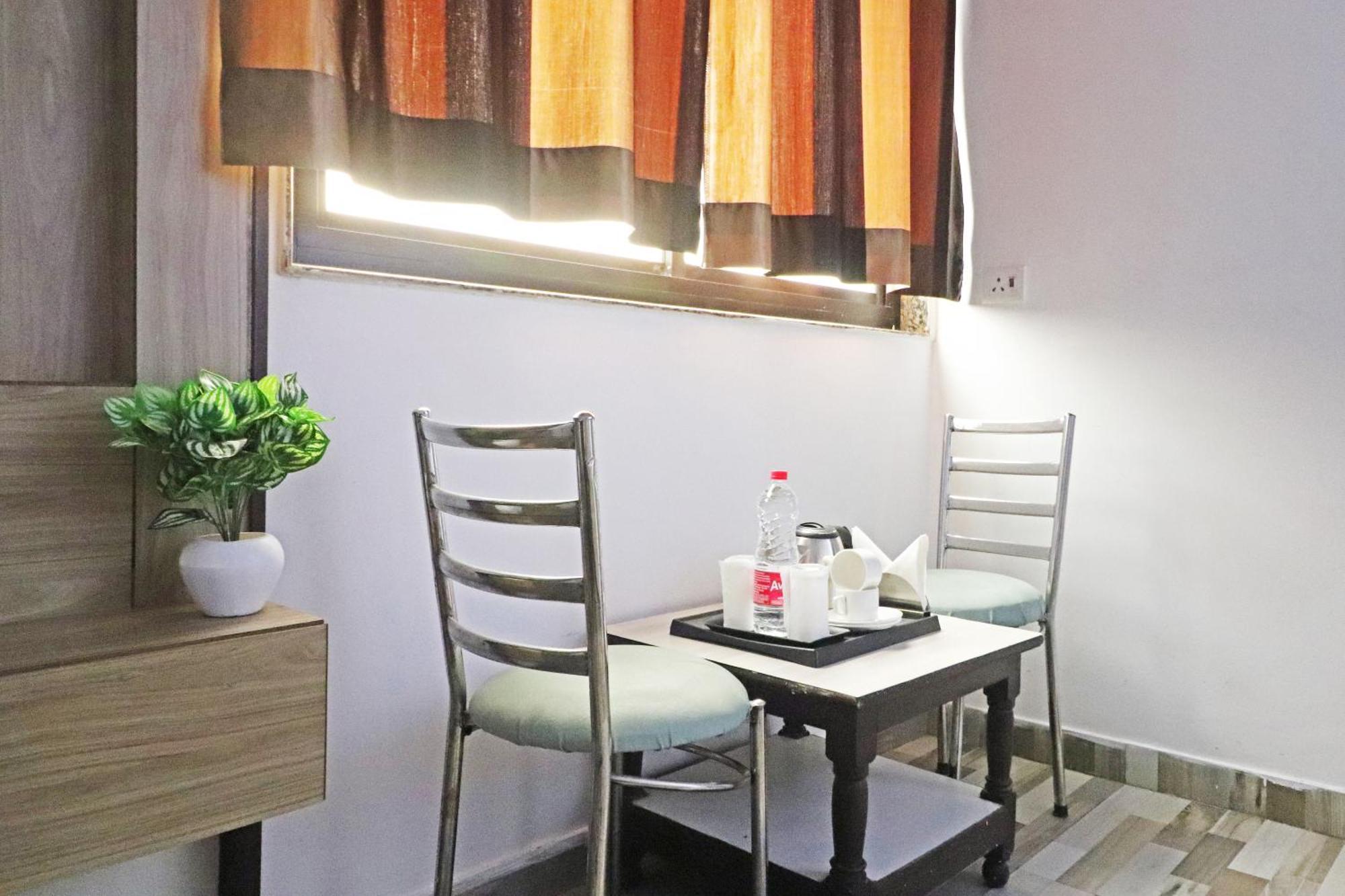 Hotel Clink New Delhi Airport Екстериор снимка