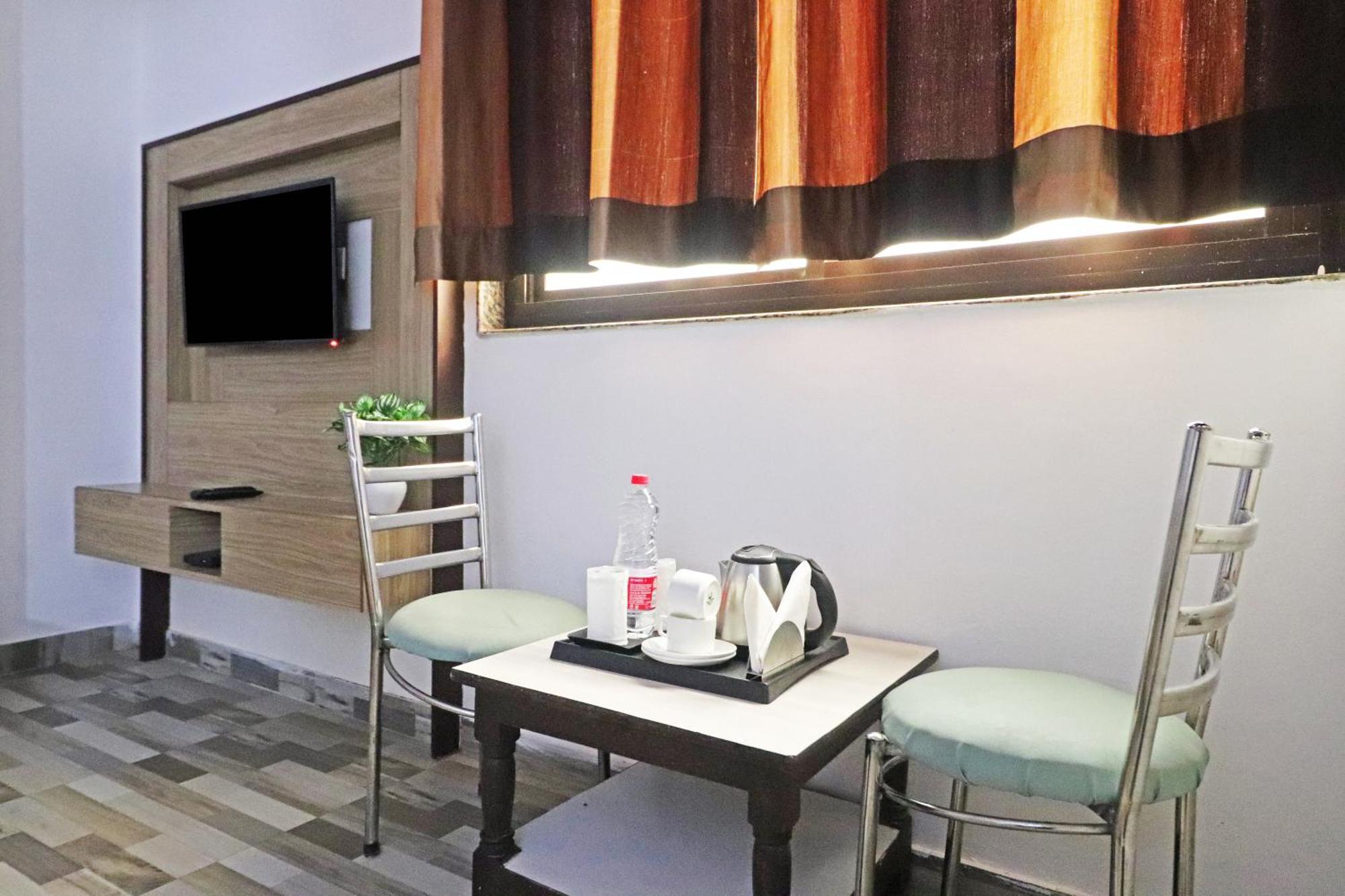 Hotel Clink New Delhi Airport Екстериор снимка
