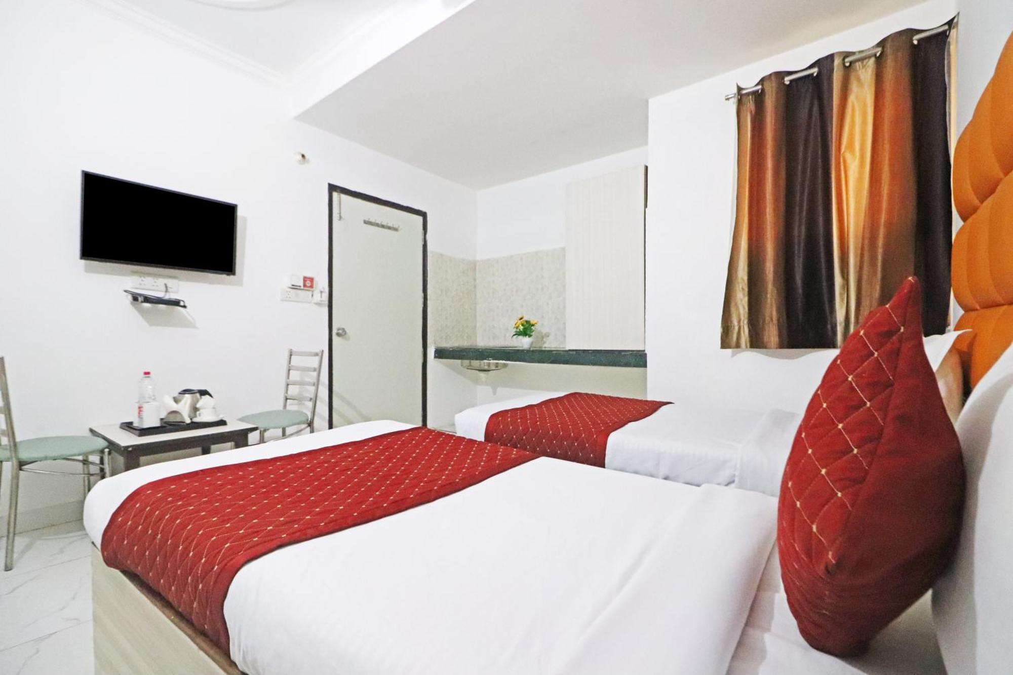 Hotel Clink New Delhi Airport Екстериор снимка