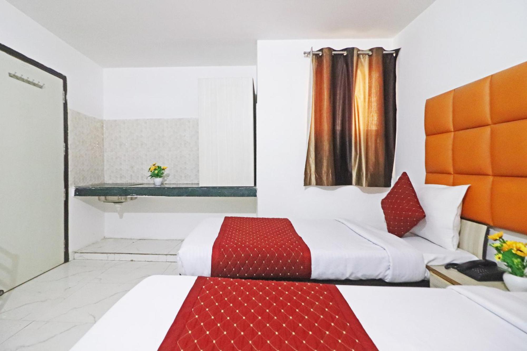 Hotel Clink New Delhi Airport Екстериор снимка