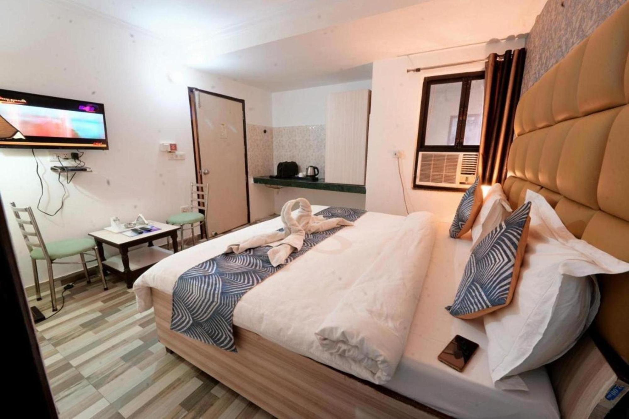 Hotel Clink New Delhi Airport Екстериор снимка