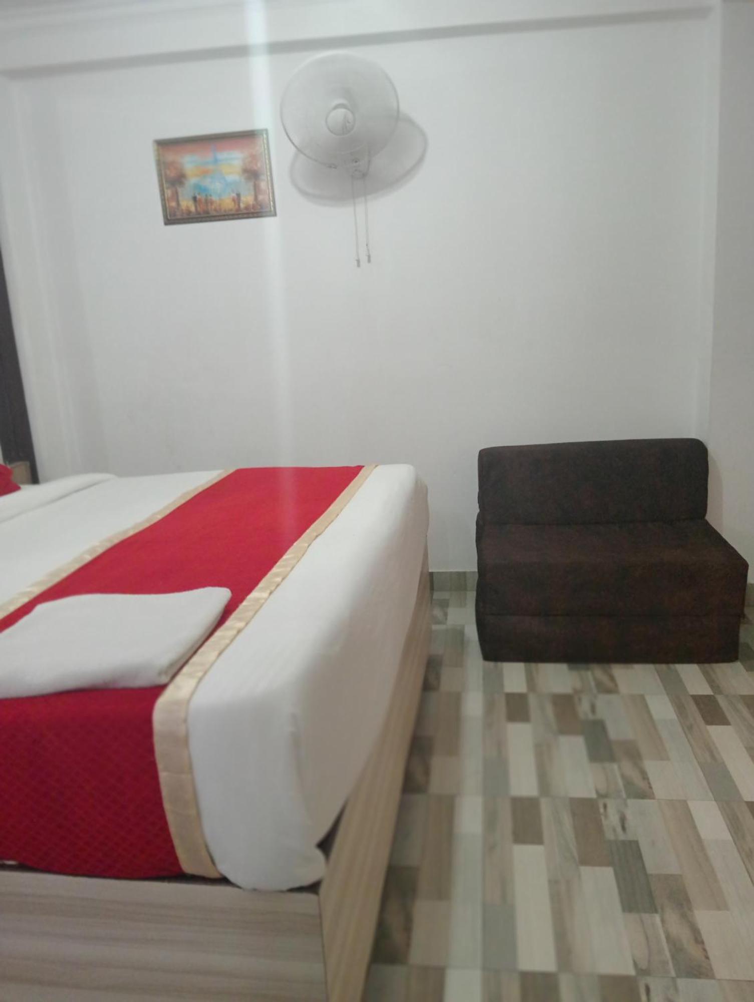 Hotel Clink New Delhi Airport Екстериор снимка