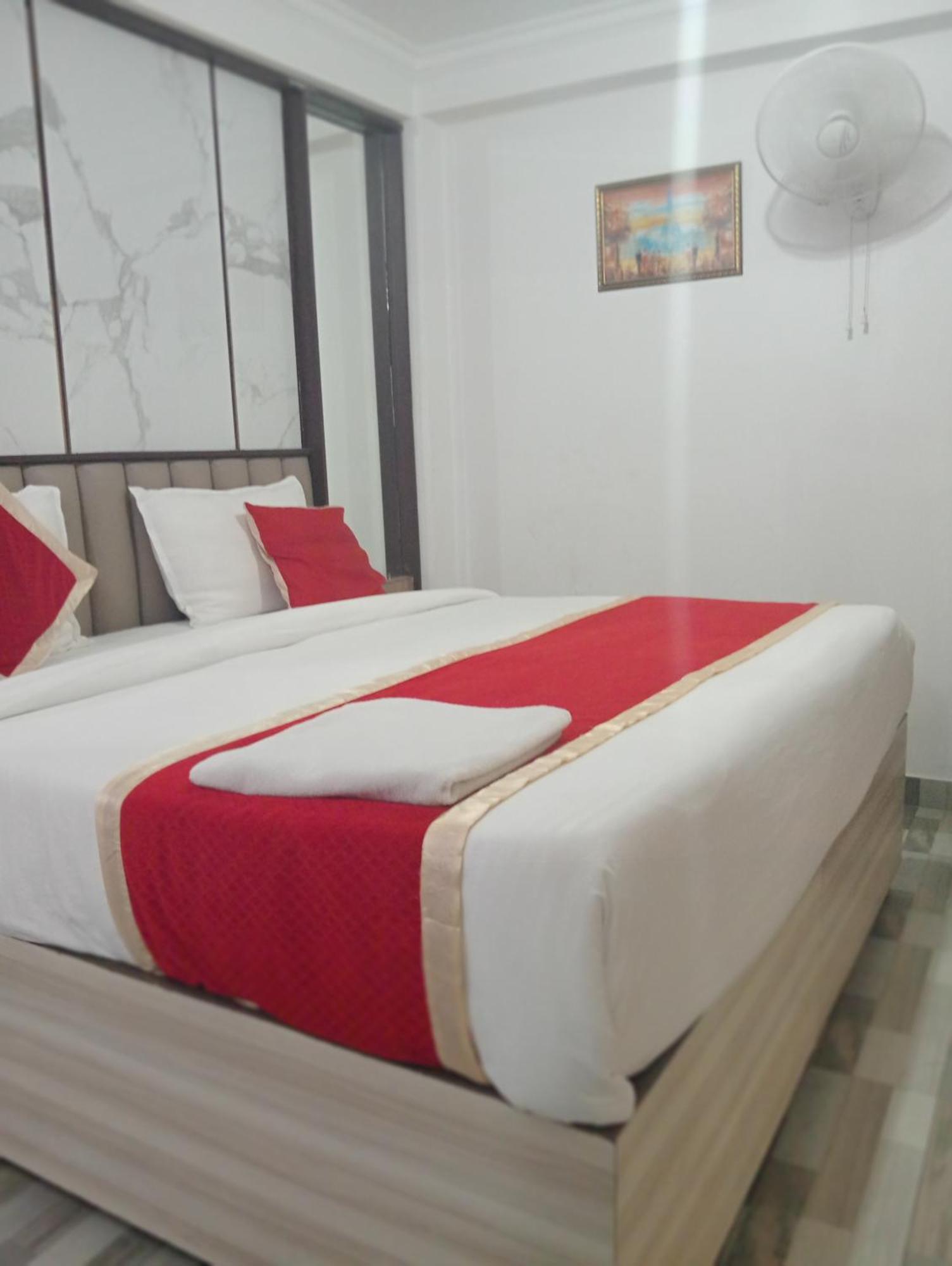 Hotel Clink New Delhi Airport Екстериор снимка